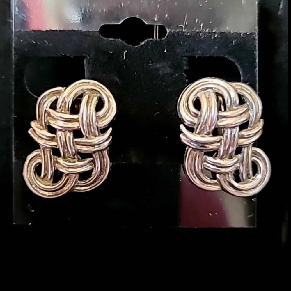 Vintage TRIFARI .925 Keltic Knot Clip On Earrings.